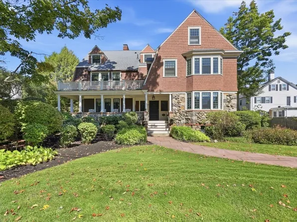 93 Village Ave, Dedham, MA 02026