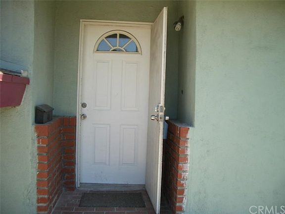 2nd image of 1820 Nowell Ave