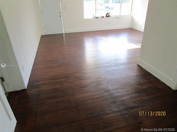 5th image of 17000 NE 5th Ct
