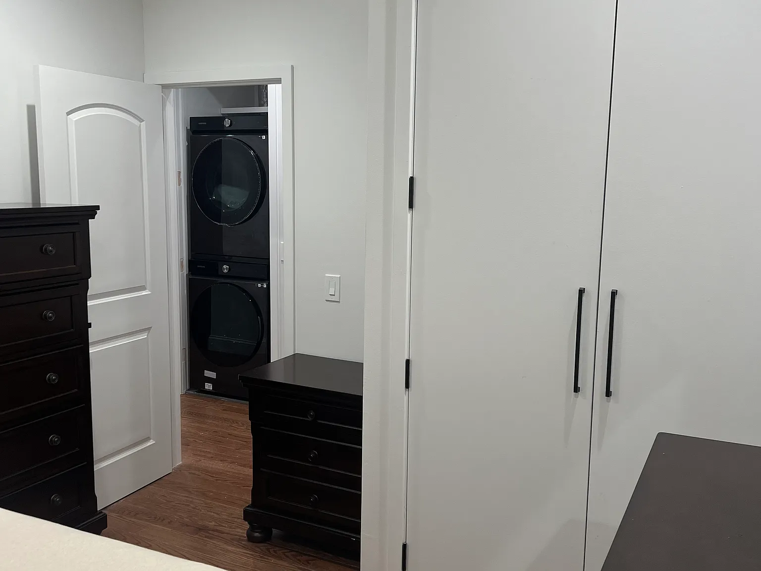 2 bed, 760 sqft, $3,000 — Photo 2