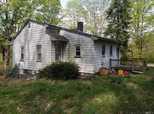 86 River Rd, Pawling, NY 12564