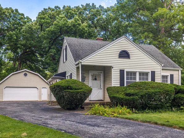 13 Indian Trl, Merrillville, IN 46410