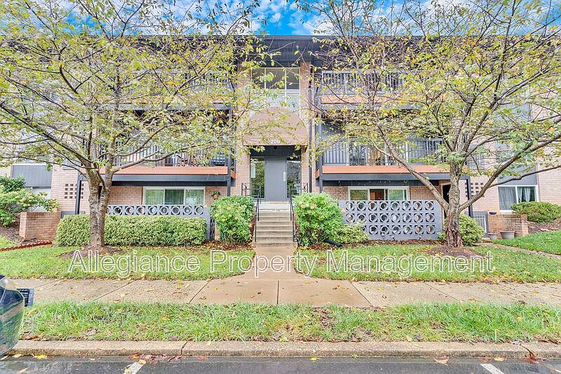 1st image of 200 Park Terrace Ct SE APT 7