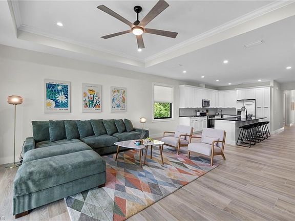 4th image of 3032 Woodside AVE