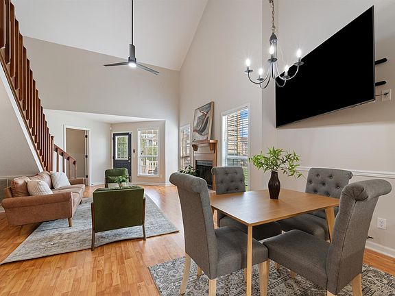 5th image of 517 Noel Ln