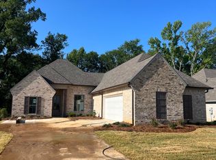 172 Sweetbriar Cir, Canton, MS 39046