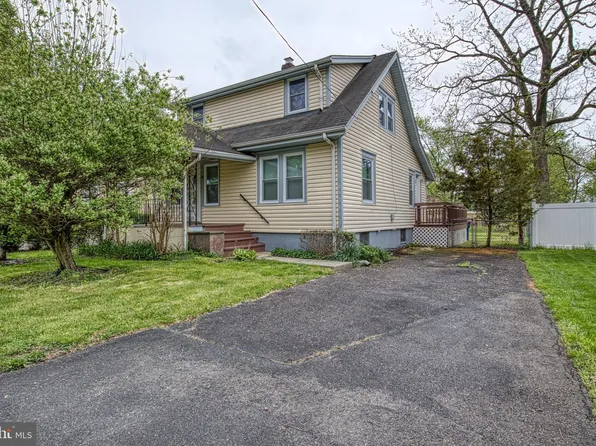 110 Wyckoff Mills Rd, Hightstown, NJ 08520