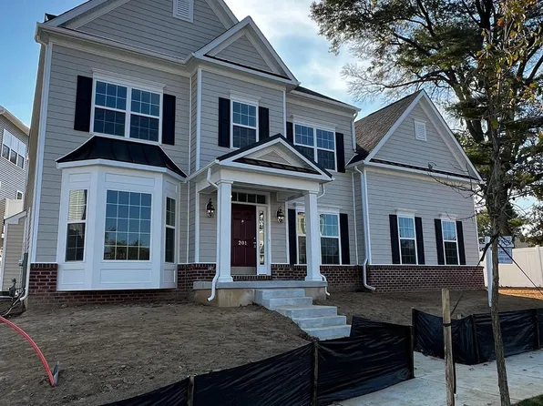 201 Coral Dr, Claymont, DE 19703