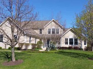 8925 Benoy Ct, Crystal Lake, IL 60014