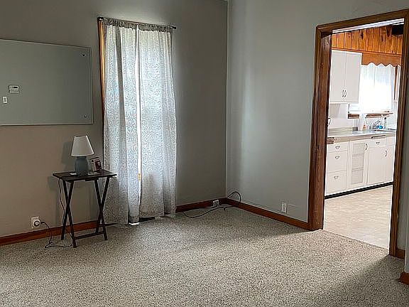 4th image of 222 Beecher Ave