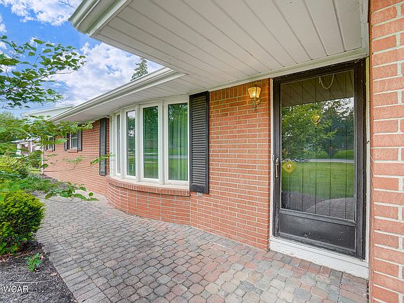 5th image of 1460 Riverview Dr