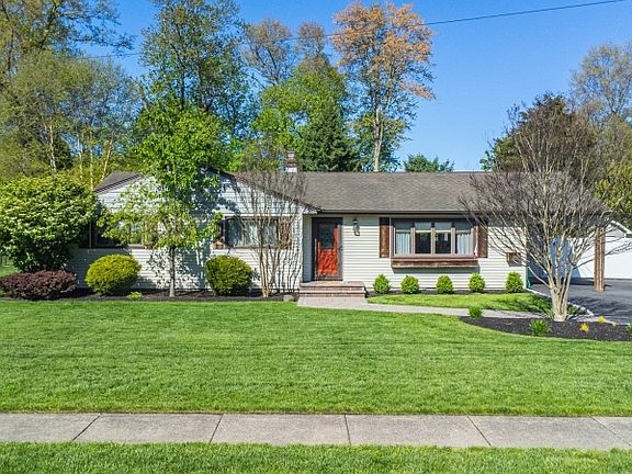 2nd image of 18 Evergreen Dr