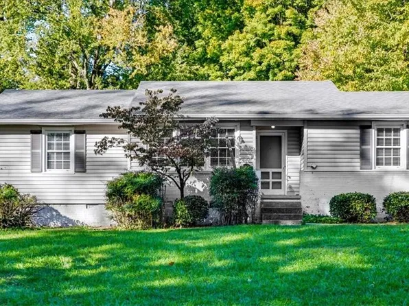 3405 Canterbury St, Greensboro, NC 27408