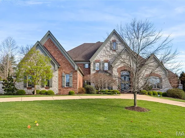 1215 Devonworth Dr, Chesterfield, MO 63017