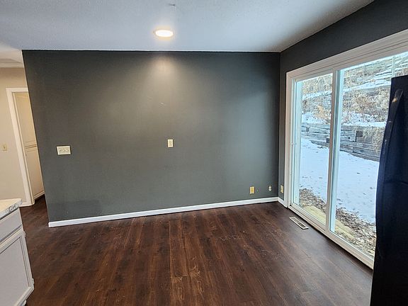 4th image of 708 8th Ave S