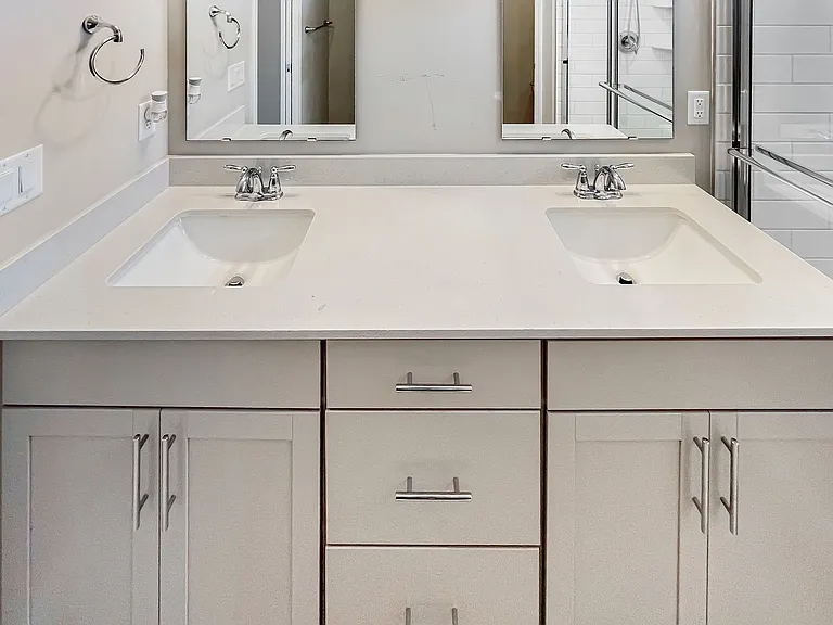 5228 Hampton St NE — Photo 17