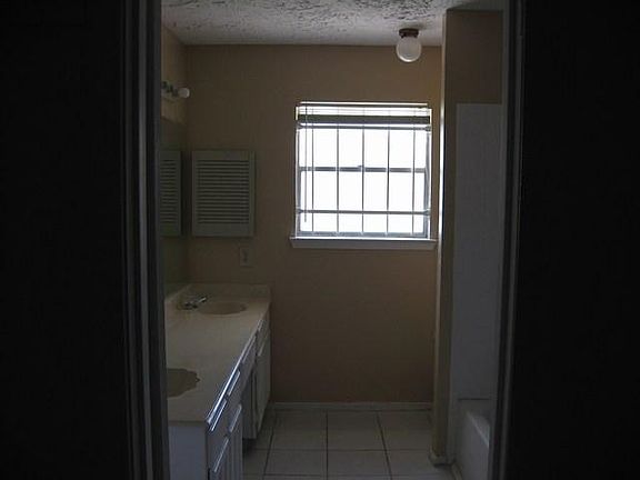 4th image of 15811 Timber Rock Dr
