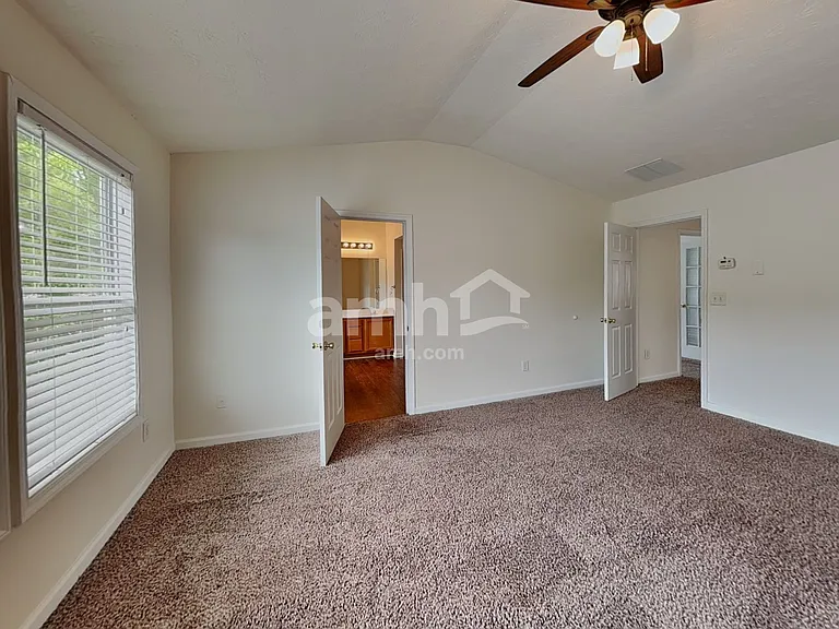 4305 Windale Dr — Photo 10