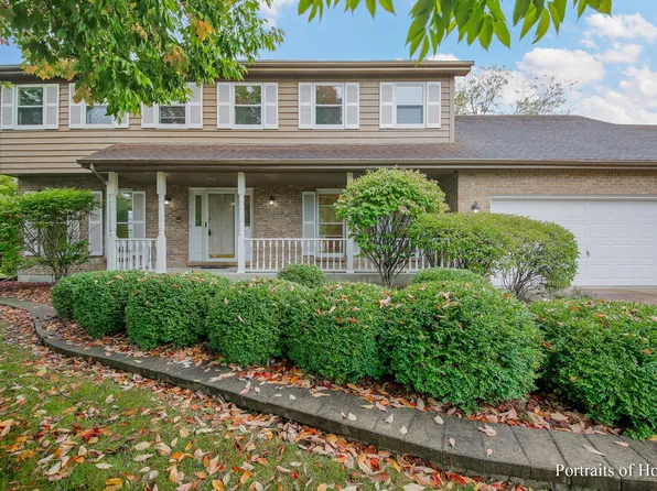 2755 Newport Dr, Naperville, IL 60565