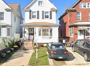 14407 Holly Ave, Flushing, NY 11355