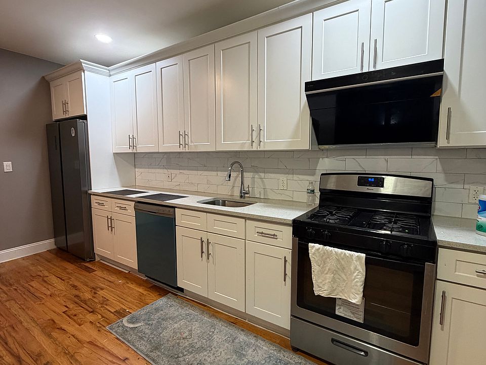 1st image of 639 Baker Ave #1