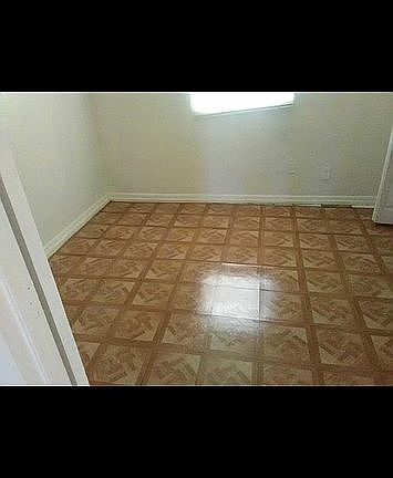 3rd image of 1208 Hart St