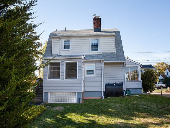 4th image of 38 Richard Ave