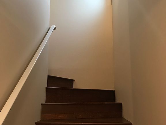 5th image of 431 Munson Pl Unit 6