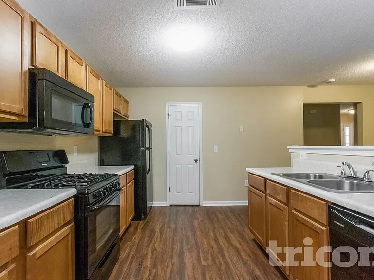 3044 Summer Breeze Dr — Photo 5