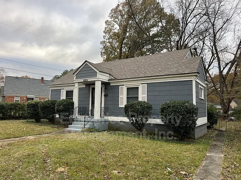 801 Bowen Cir — Photo 3