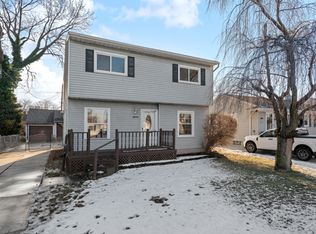 22100 Revere St, Saint Clair Shores, MI 48080