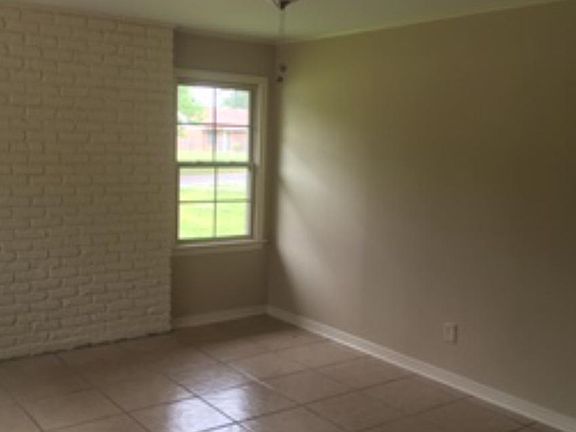 2nd image of 1093 Osage Dr
