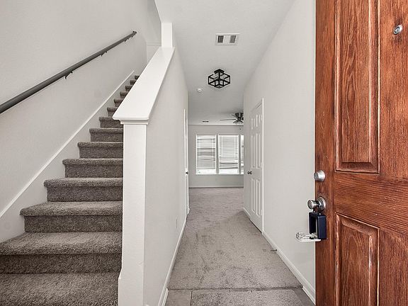 3rd image of 5334 Rose Trellis St