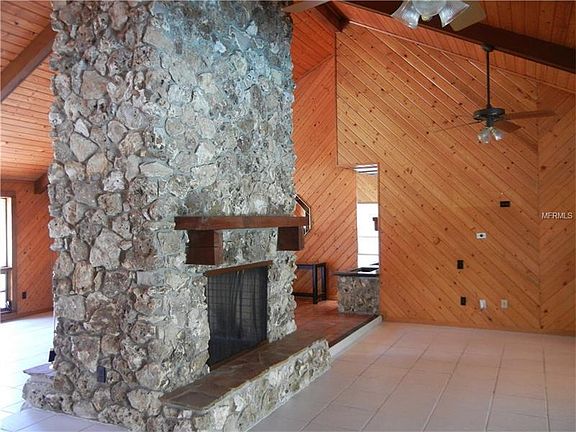 Double sided fireplace 