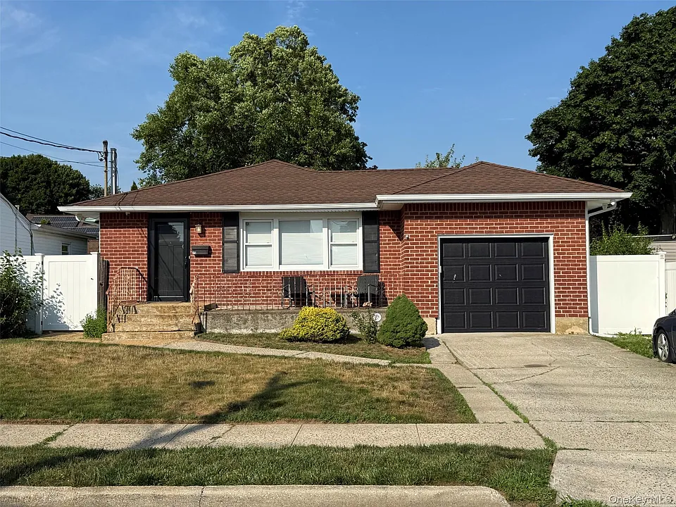15 W Walnut St