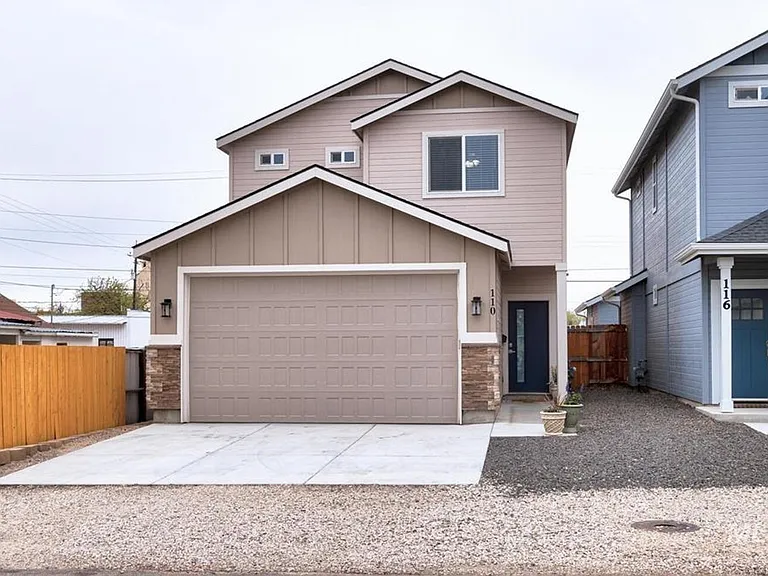 110 E Ada St — Photo 1