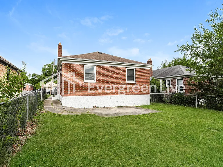 4047 Washington Ave — Photo 15