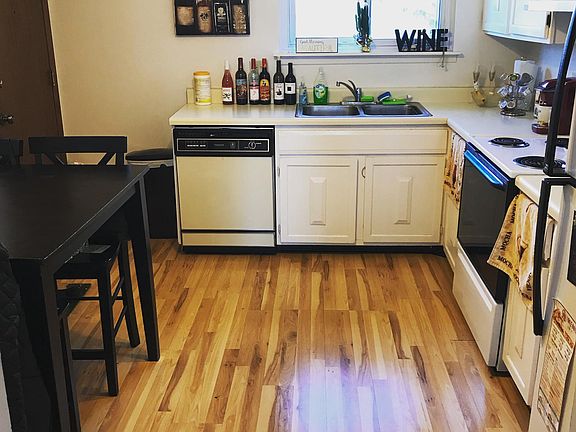 Kitchen with eat-in area