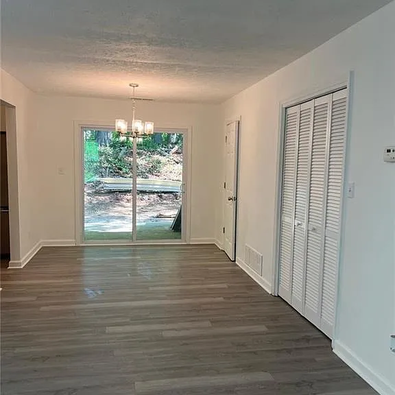 2082 Lenoa Ln — Photo 4