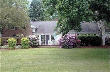 3rd image of 6069 Meadowood Blvd