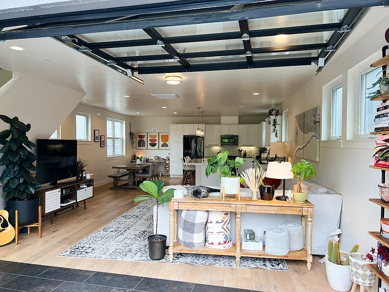2478 Victoria Ave #101 — Photo 7
