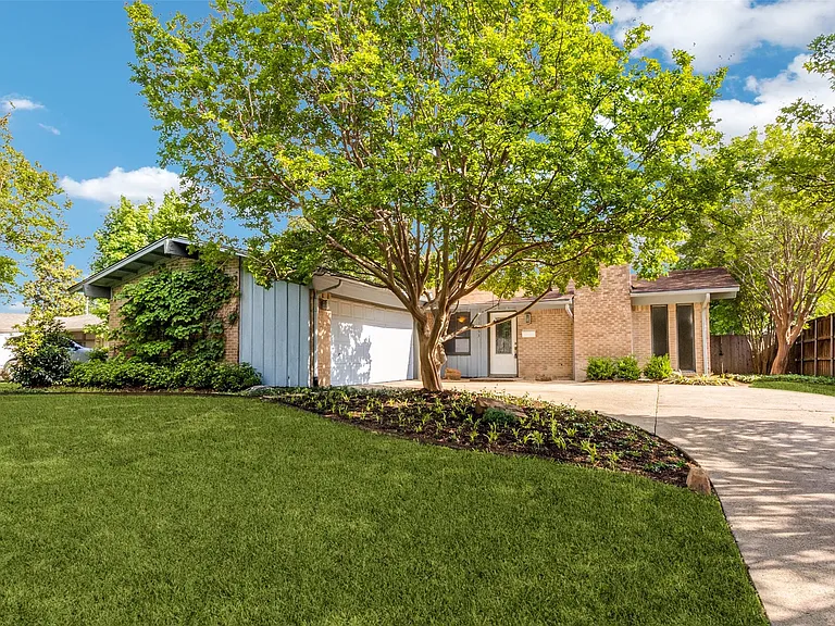 11353 Coral Hills Dr — Photo 1