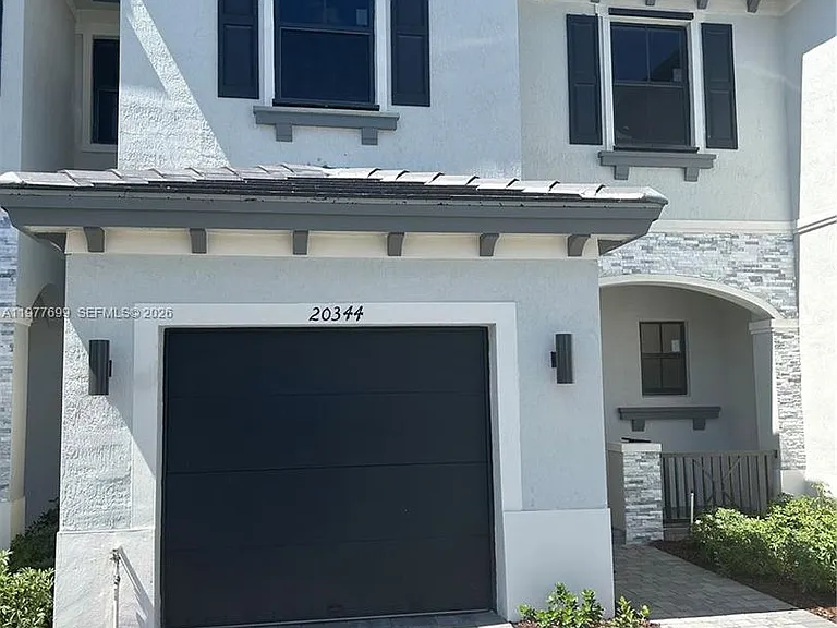 20344 NW 6th Pl — Photo 4