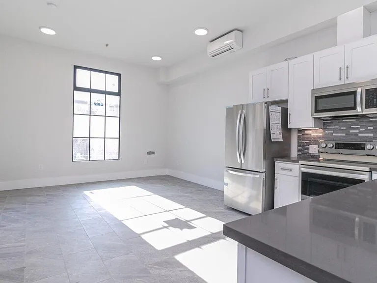 2550 Regent St #3 — Photo 1