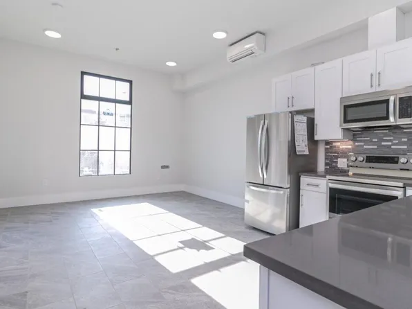 2550 Regent St #3, Berkeley, CA 94704