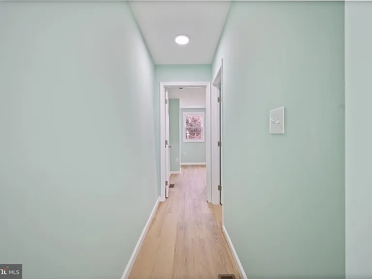 1316 McHenry St — Photo 23