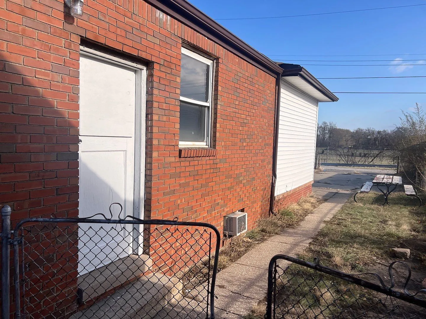 House for Rent — Photo 3