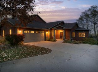 670 Panorama Cir NW, Rochester, MN 55901