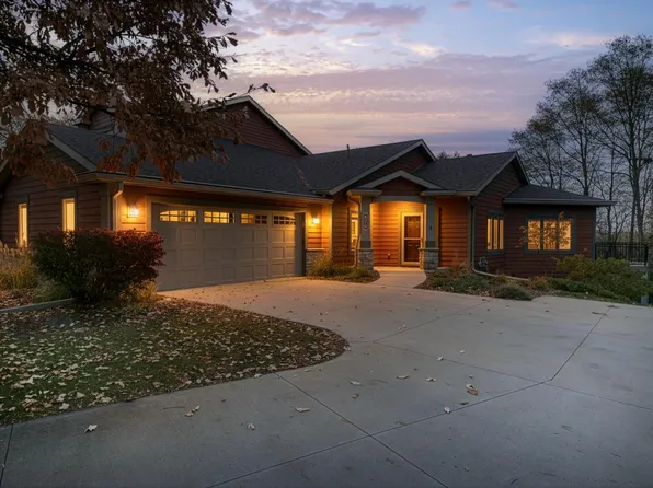 670 Panorama Cir NW, Rochester, MN 55901