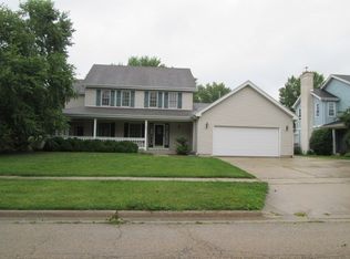 204 Valley Rd, McHenry, IL 60050